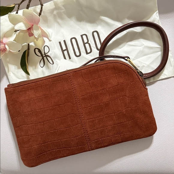 NWT HOBO Suede Whipstich Detail
Sable Wristlet - Picture 5 of 7